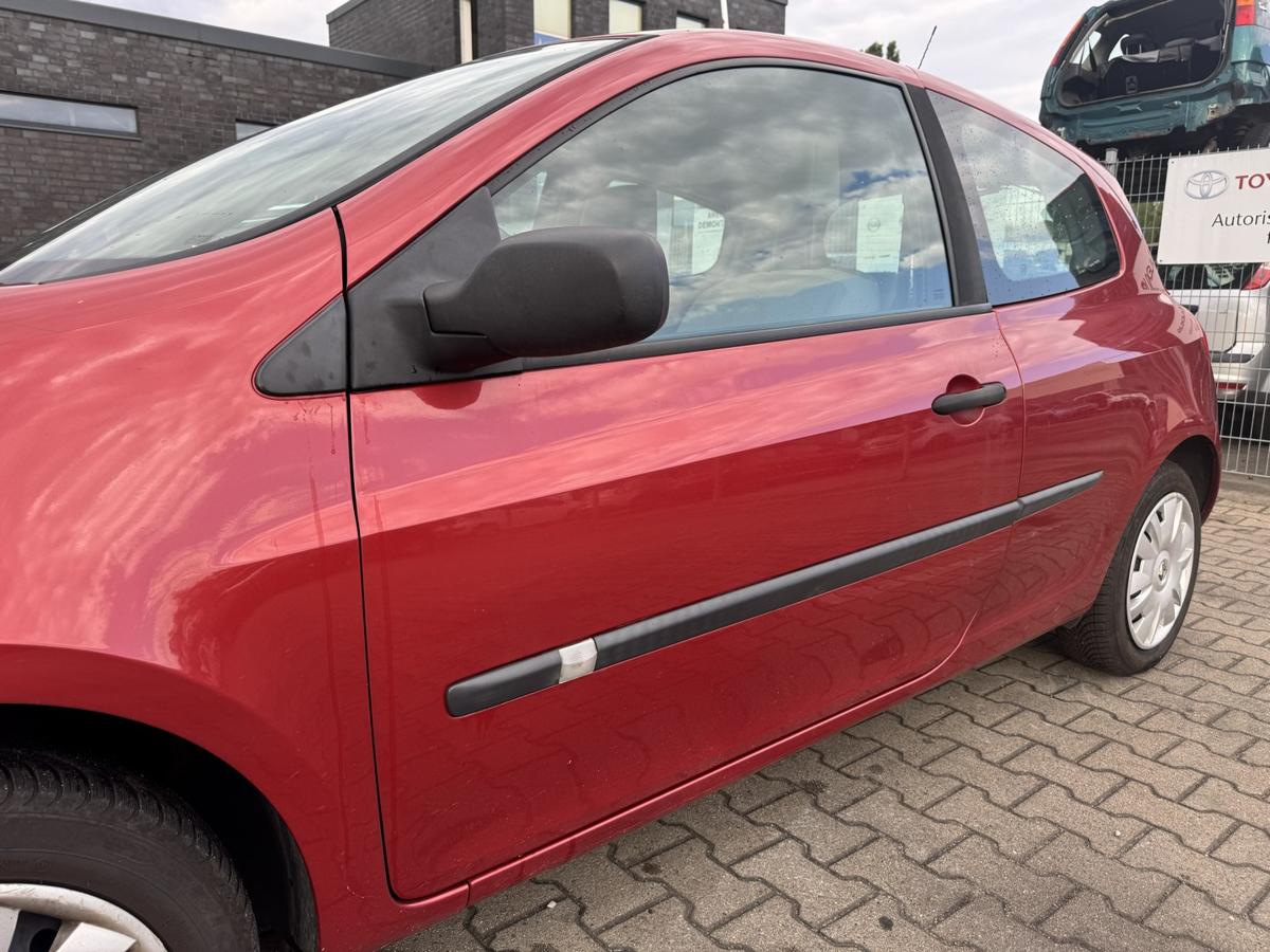 Renault Clio 3 original T&uuml;r vorn links TEB76 red of fire 3-T&uuml;rer Rohbau Bj.2005